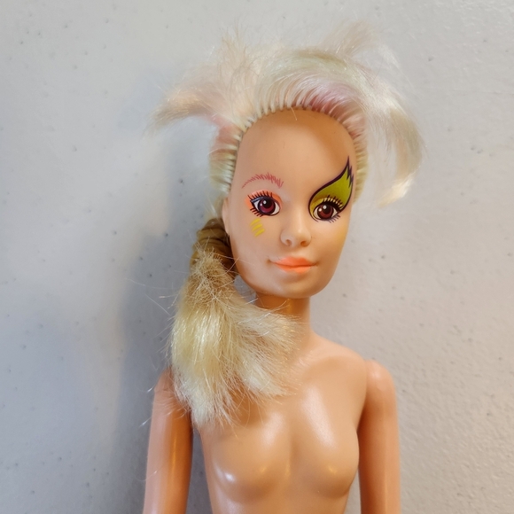 Vintage 1985 Roxy Misfits Doll 4206 Jem and the Holograms 1980s Dolls Rockers - Picture 2 of 11
